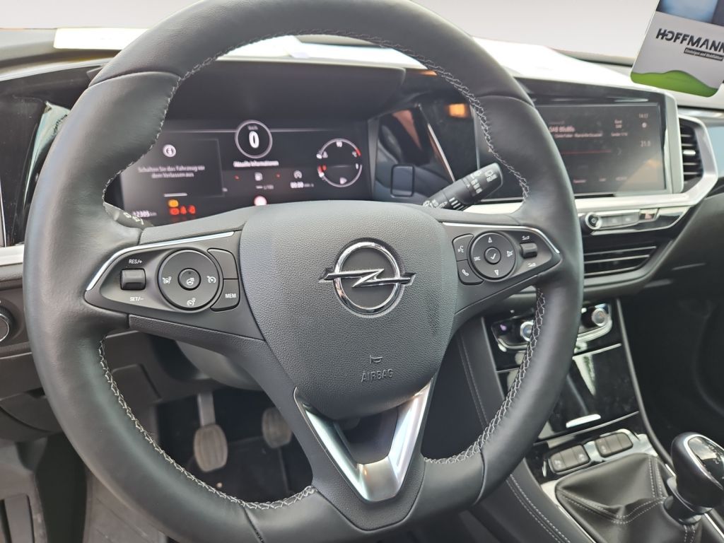 Fahrzeugabbildung Opel Grandland 1.2 GS Navi LED Matrix Park&Go WKR Alu