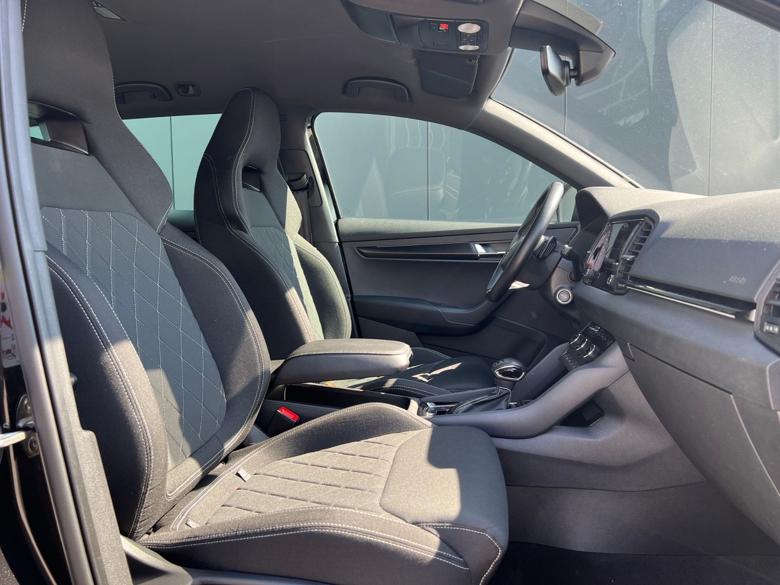 Fahrzeugabbildung SKODA Karoq Sportline 2.0 TDI DSG 4x4 "AHK, Matrix-LED