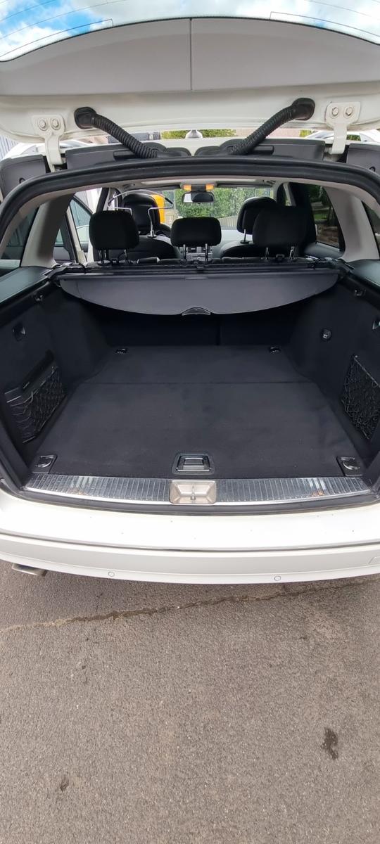 Mercedes-Benz C250 2010 — photo 14