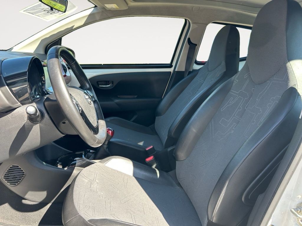 Fahrzeugabbildung Toyota Aygo x-pose