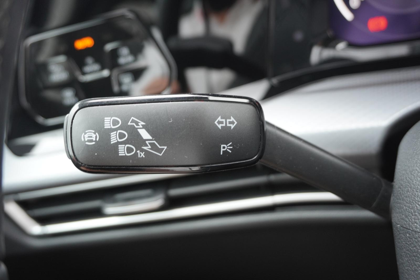Volkswagen Golf 1.5 TSI Active LED+ HUD Standheizung Navi, миниатюра 27