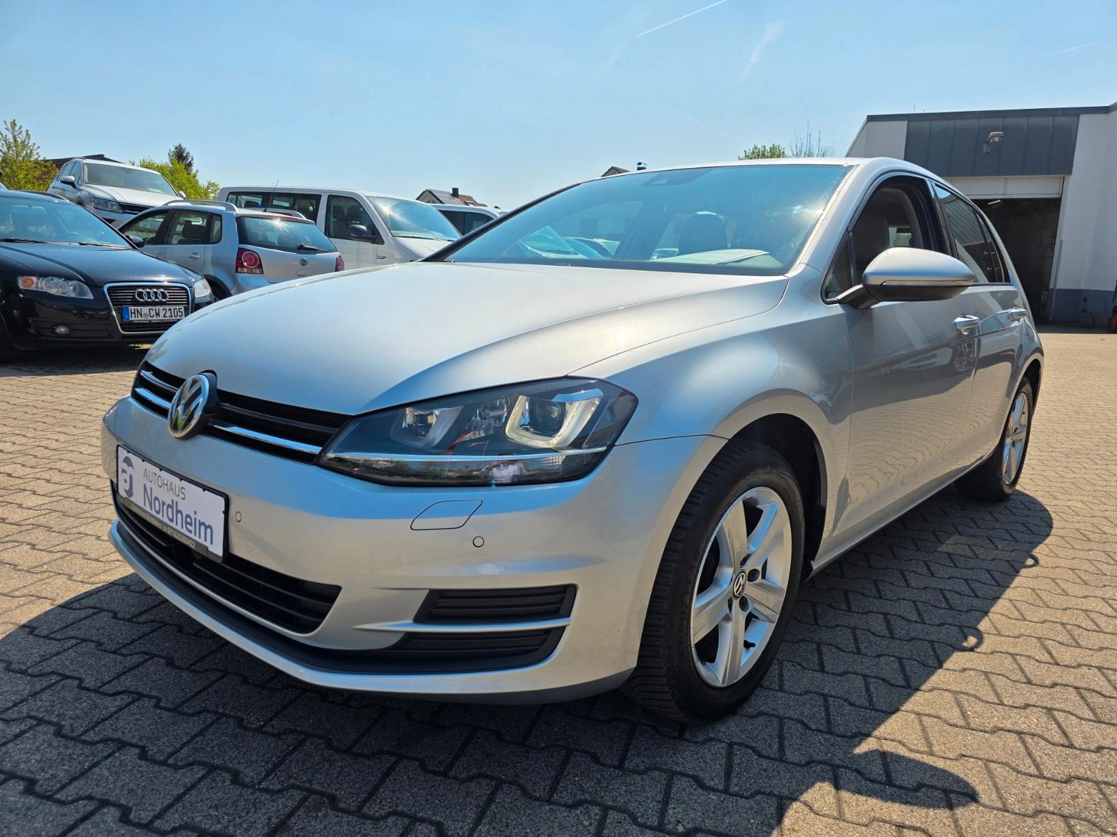 Volkswagen Golf VII 1.6 TDI DSG/Kamera/Navi/Klimaautomatik