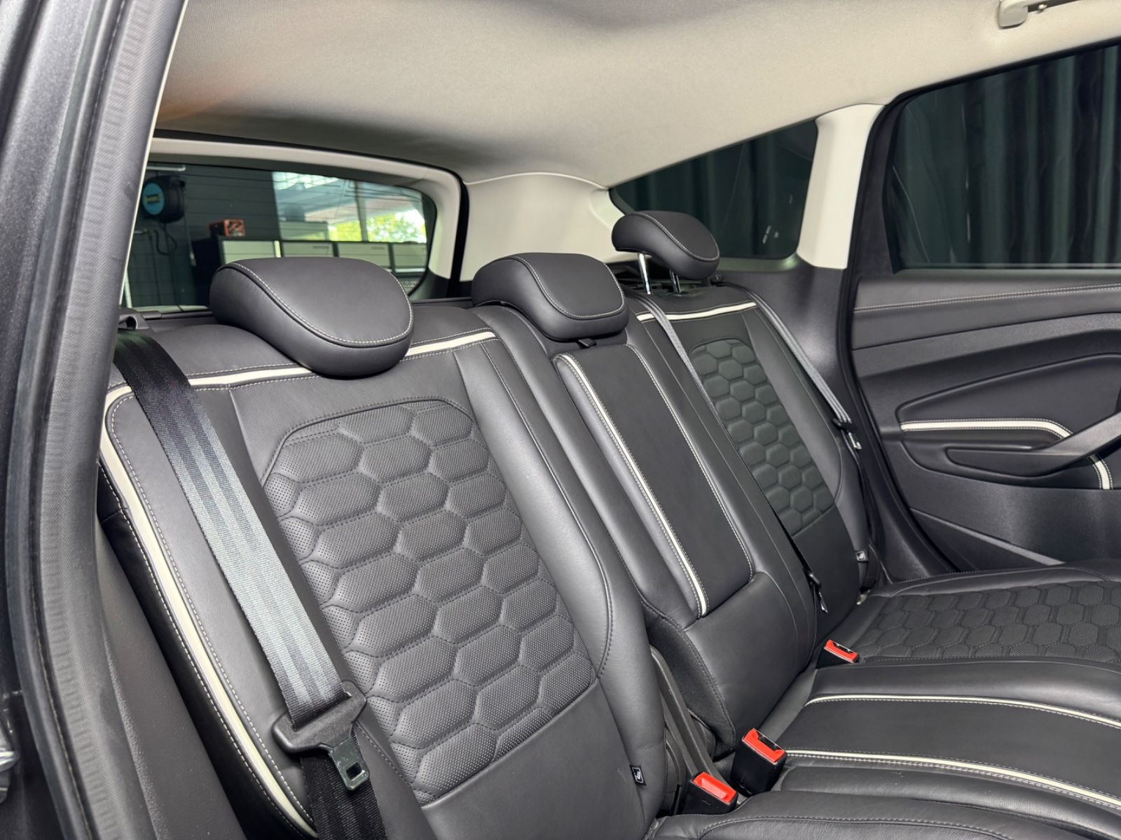 Fahrzeugabbildung Ford Kuga Vignale|SONY|AHK|NAVI|LEDER