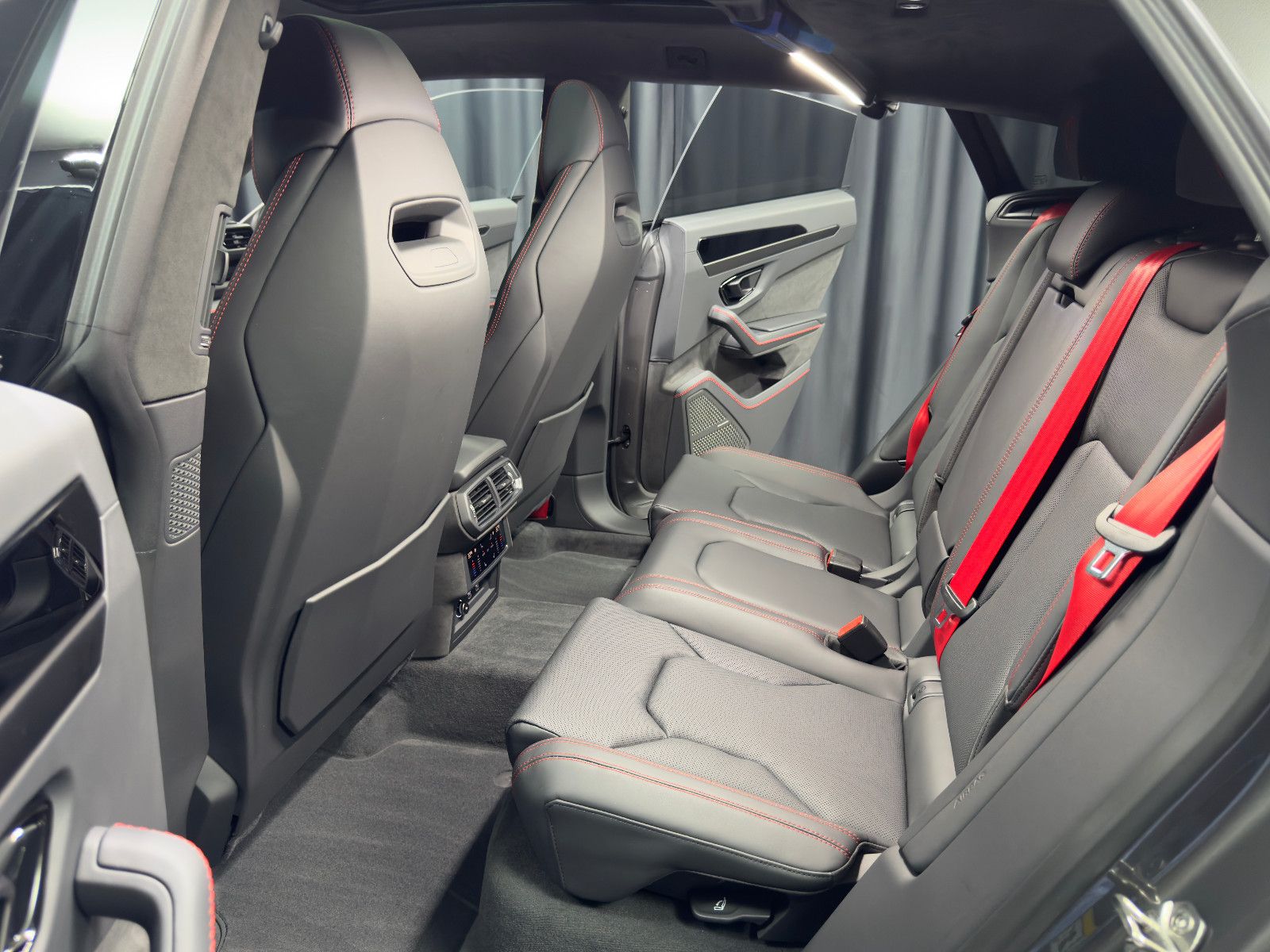 Fahrzeugabbildung Lamborghini URUS SE|BANG/OLUFSEN|PANO|MY25|BLANCO COC