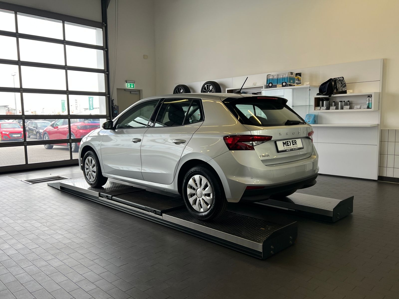 Fahrzeugabbildung SKODA Fabia Selection 1.0 MPI *LED, Climatronic, Sitzh