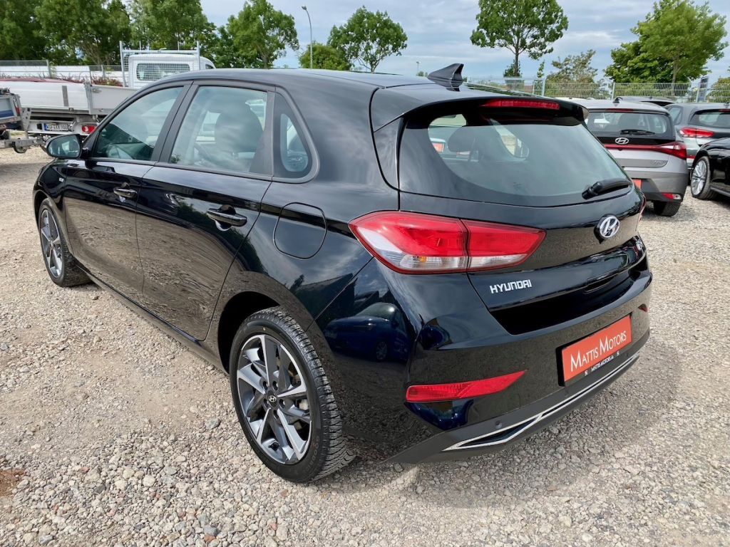 Fahrzeugabbildung Hyundai i30 1.0 AAC SHZ ALLWETTER ALU CARPLAY KAMERA