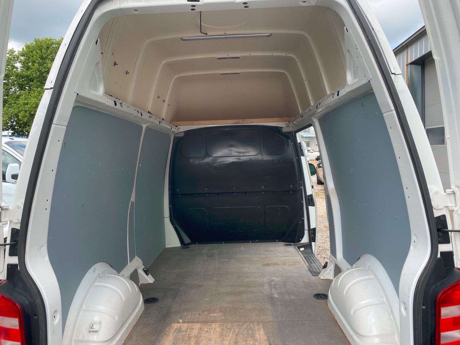 Fahrzeugabbildung Volkswagen T6 Transporter Kasten Hochdach lang,AHK