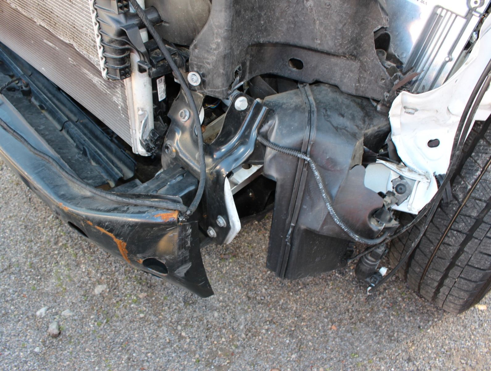 Fahrzeugabbildung Volkswagen T6 Caravelle 1. Hand UNFALL*