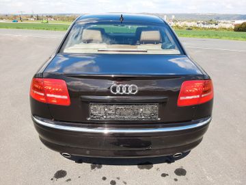 Audi A8 - 4