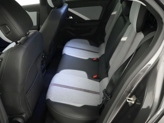 Astra L LIM ELEGANCE AT+LED+RÜCKFAHRKAMERA+SITZ-