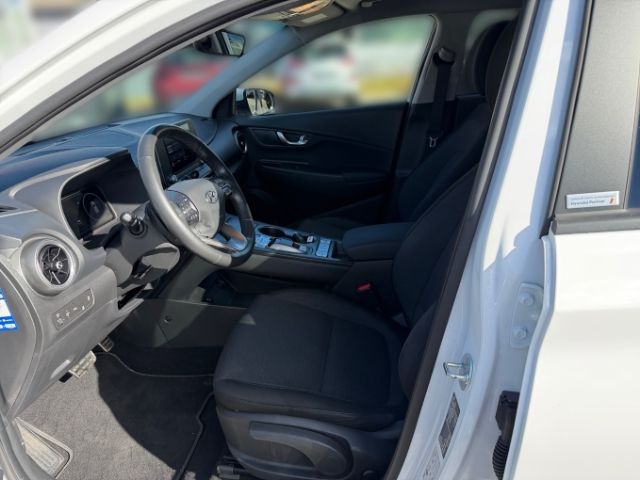 Fahrzeugabbildung Hyundai KONA Trend Elektro 2WD +CARPLAY+KLIMA+SHZ+PDC+UV