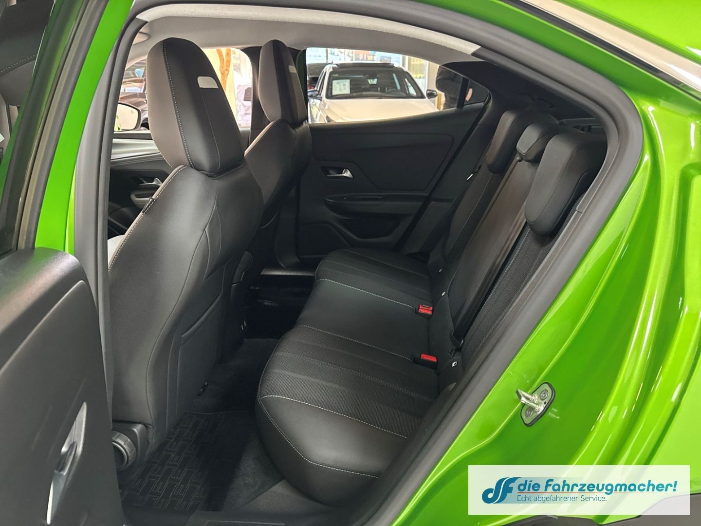 Fahrzeugabbildung Opel Mokka e Elegance Navi Digitales Cockpit LED ACC