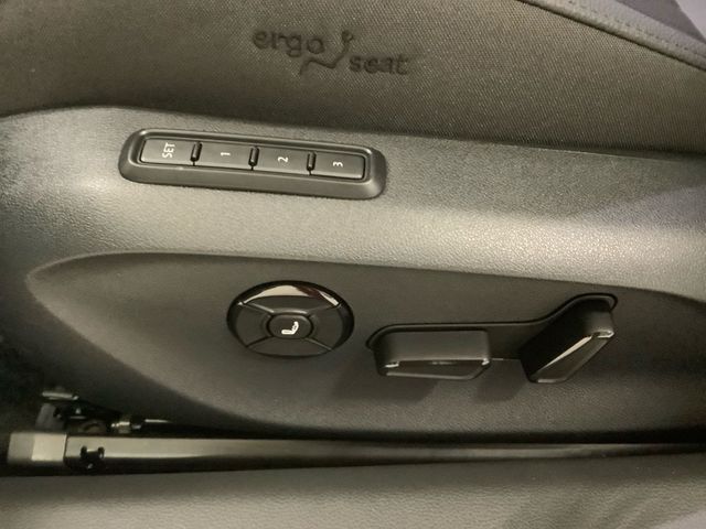 Superb Combi Selection TDI DSG LEDER NAVI AHK