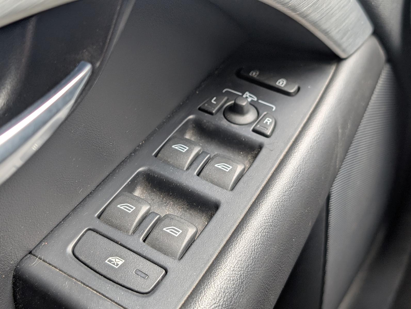 Volvo V70 2012 — photo 9