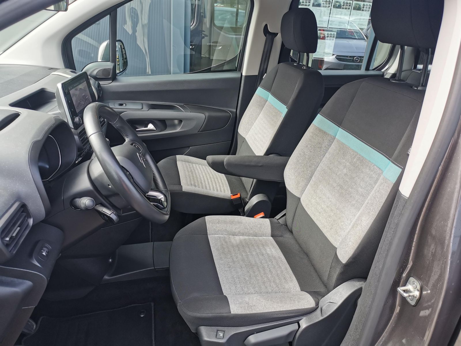 Fahrzeugabbildung Citroën Berlingo Feel M*Sitzhzg*PDC hi*Navi*SichtPaket*