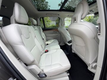 Volvo XC90 - 9
