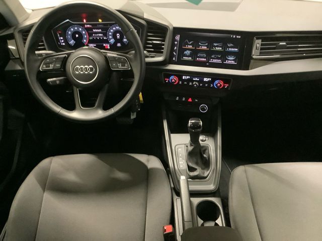 A1 Sportback 30 TFSI S tronic,Einparkhilfe Plus,