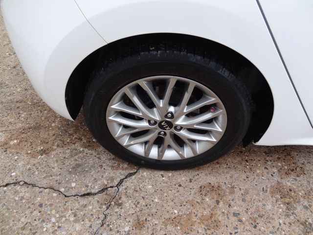 Fahrzeugabbildung Kia Rio Spirit/2.Hd/Kamera/Navi/SitzH/Alu/Garantie/