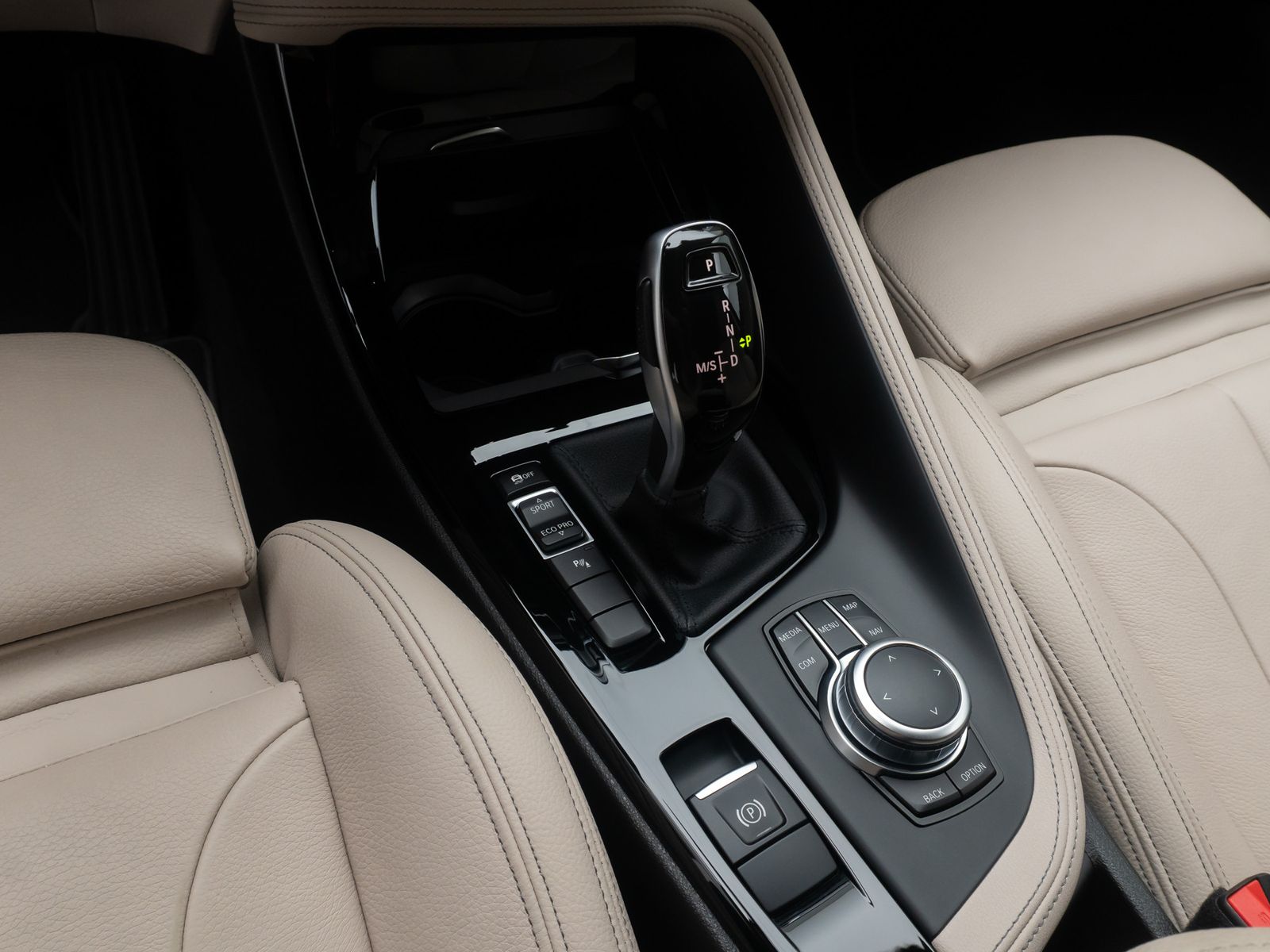 Fahrzeugabbildung BMW X1 sD20i xLine DAB LED M Sportlenkr Leder 18Zoll