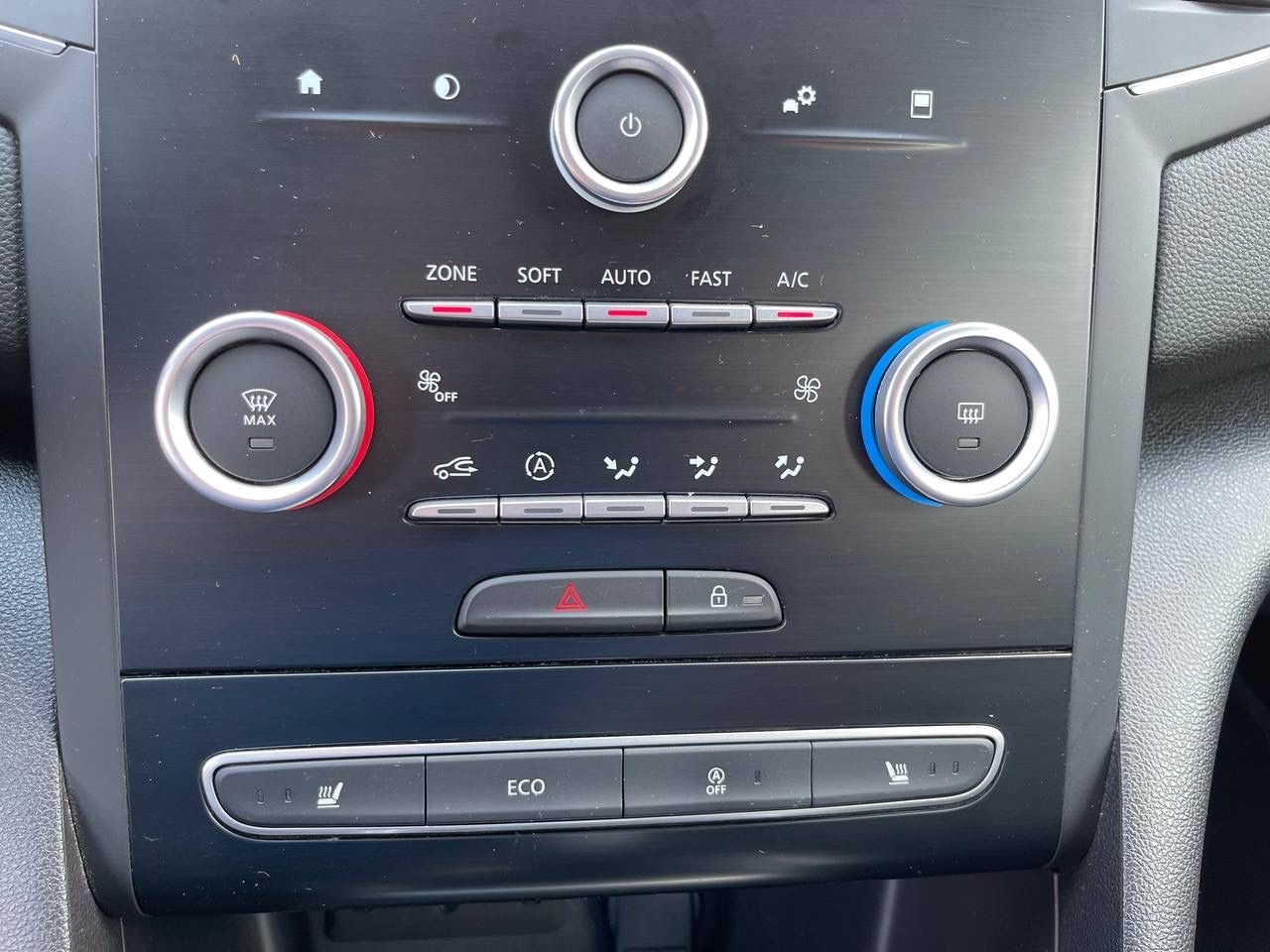 Fahrzeugabbildung Renault Megane Grandtour 1.2 TCE *Tempomat*Navi*SHZ*