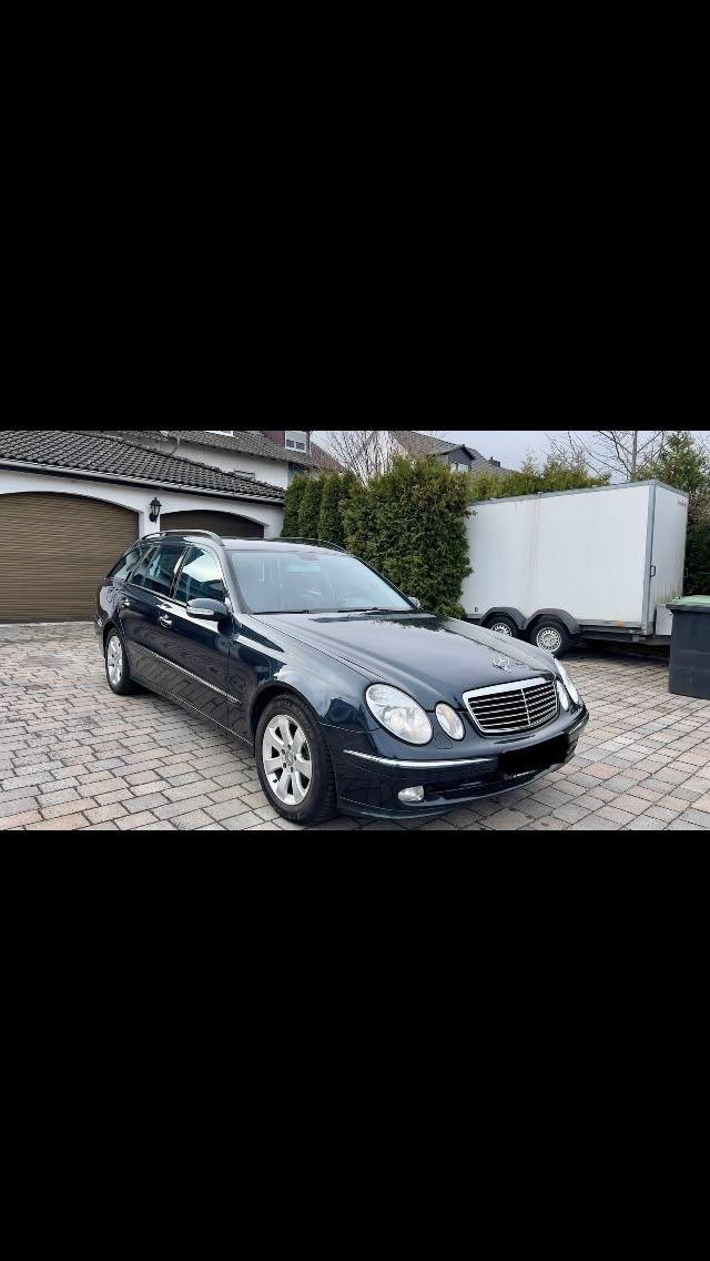 Mercedes-Benz E320 2004 — photo 10