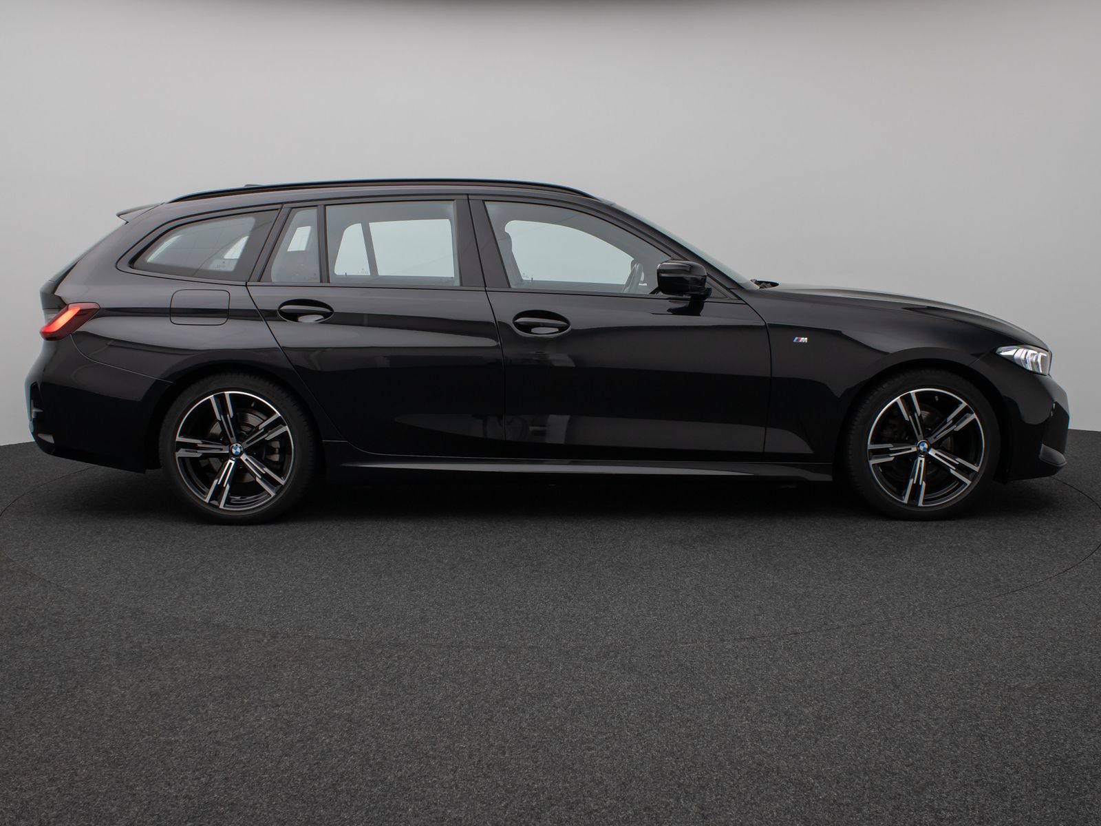 Fahrzeugabbildung BMW 318d M Sport DAB HUD CockPitPro Lordos PDC Leder