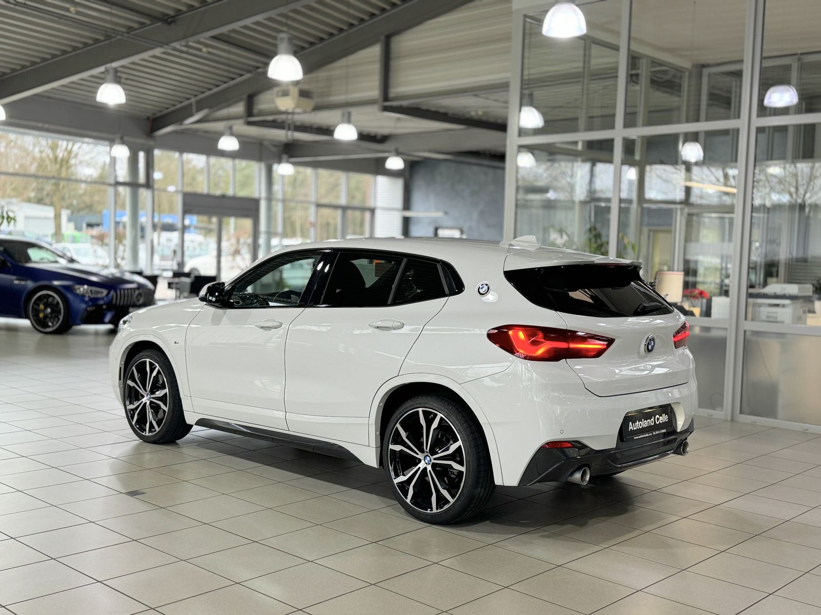 Fahrzeugabbildung BMW X2 xD20i M Sport Panorama Kamera DAB HiFi 20Zoll