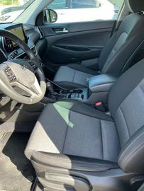 Hyundai TUCSON - 8