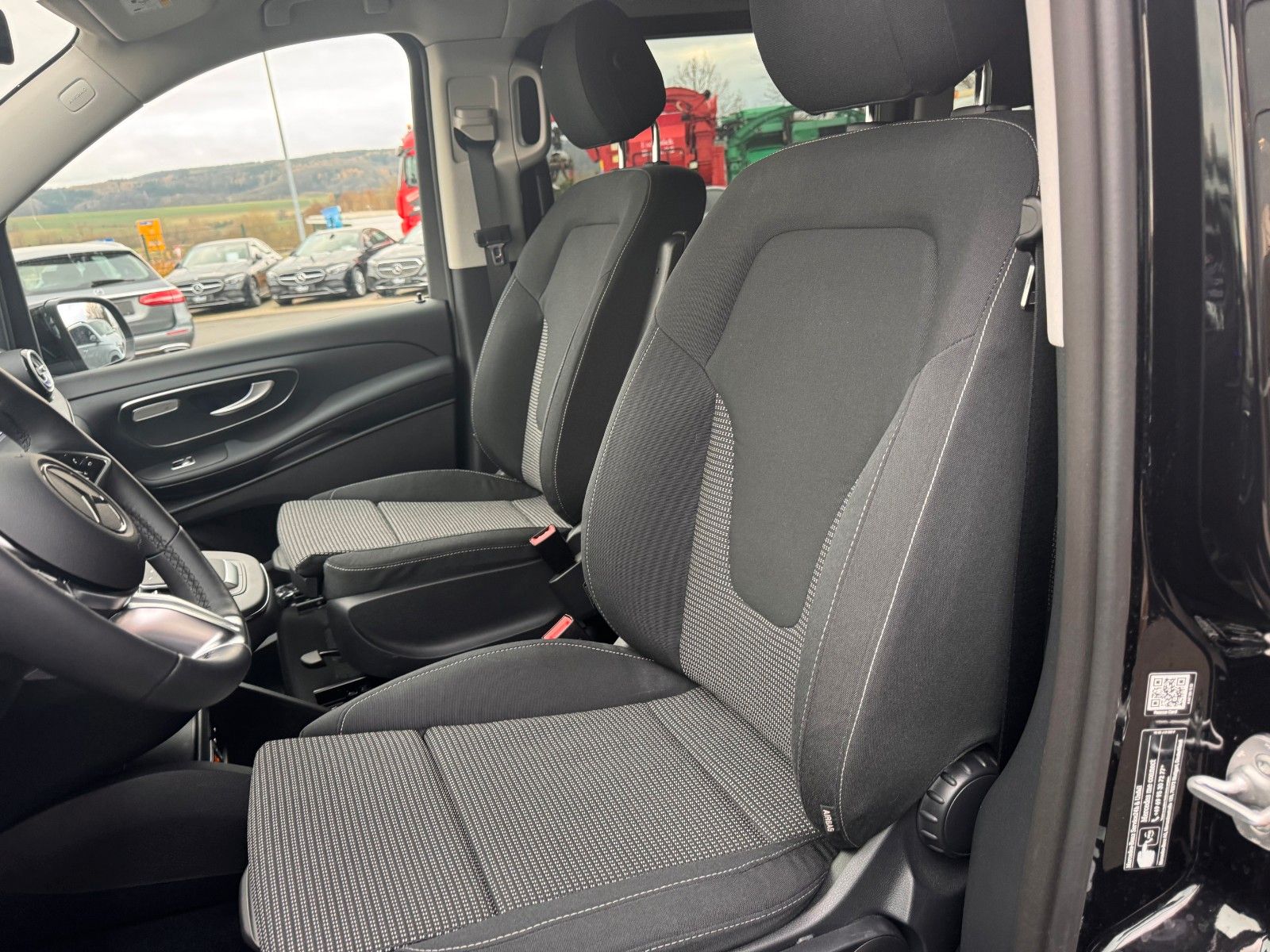 Fahrzeugabbildung Mercedes-Benz V 250 d STYLE el.Tür AHK2,5 DISTRONIC 360Kamera