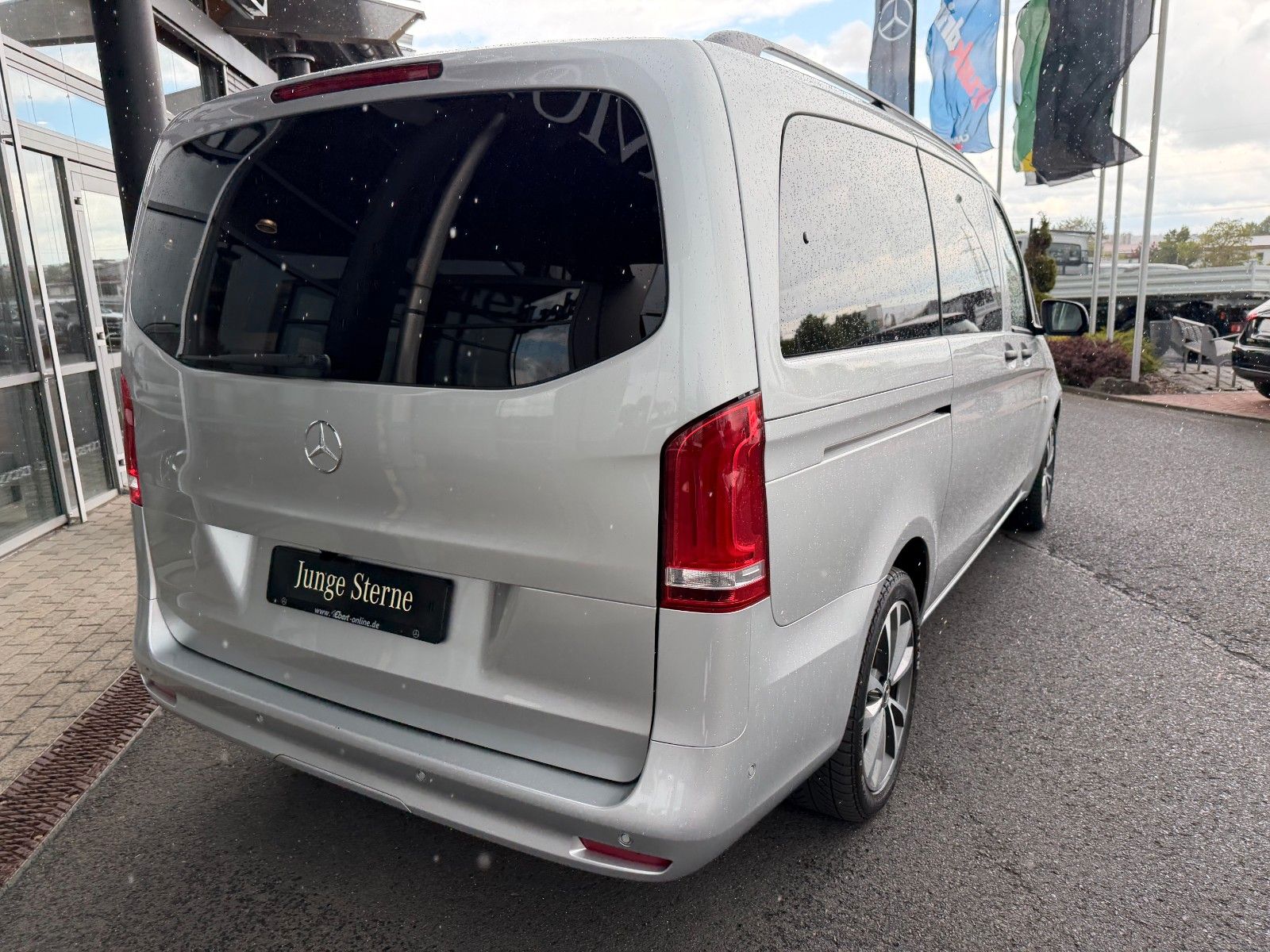 Fahrzeugabbildung Mercedes-Benz Vito 116 CDI Tourer 9G Laderampe Stdheiz LED