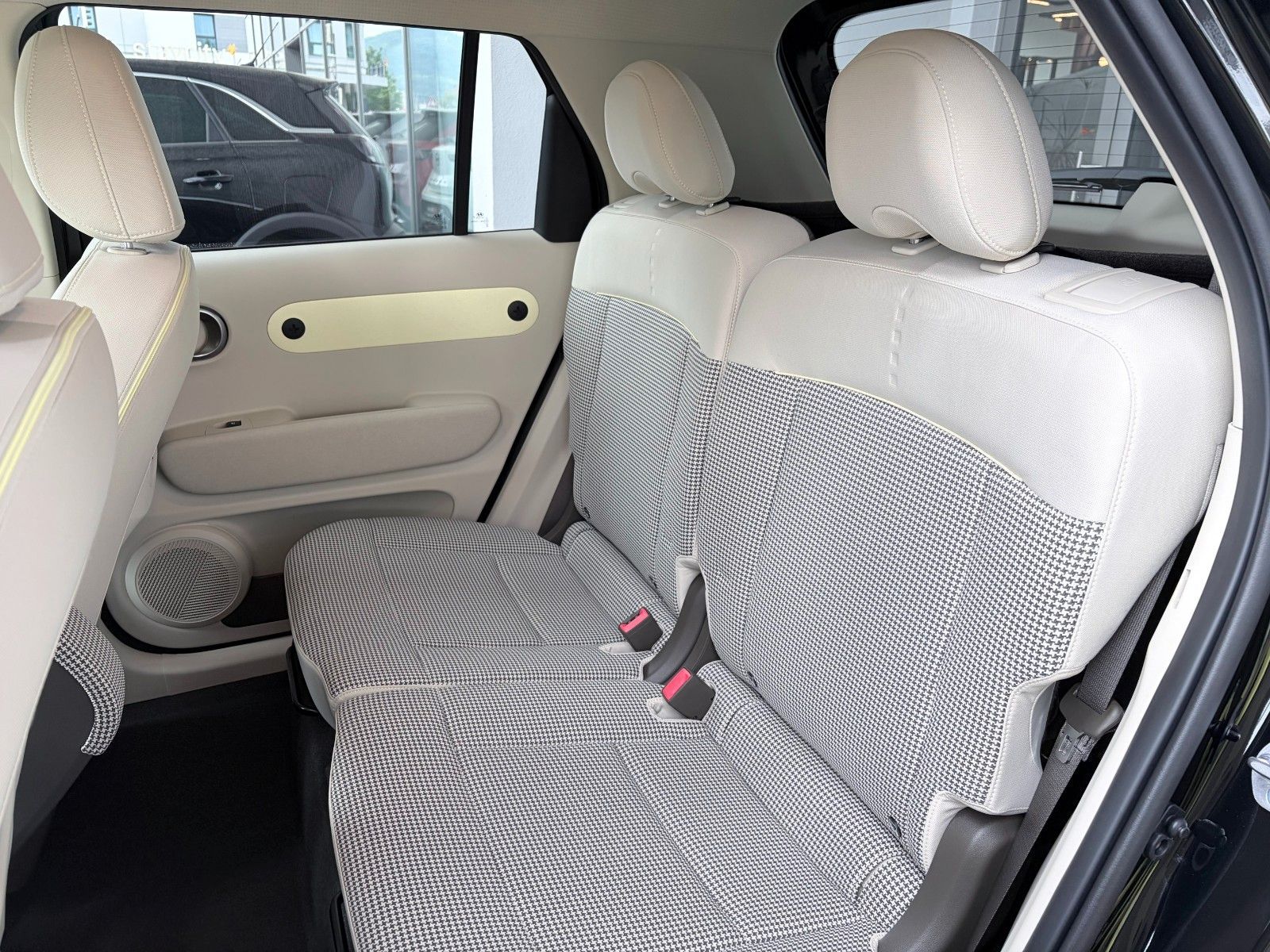 Fahrzeugabbildung Hyundai Inster Elektro FWD 85 kW Trend KlimaA,Navi,SHZ