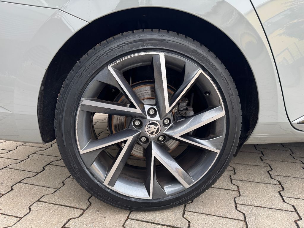 SKODA Superb Combi 2.0 TDI Sportline DSG SKODA Superb Combi 2.0 TDI Sportline DSG