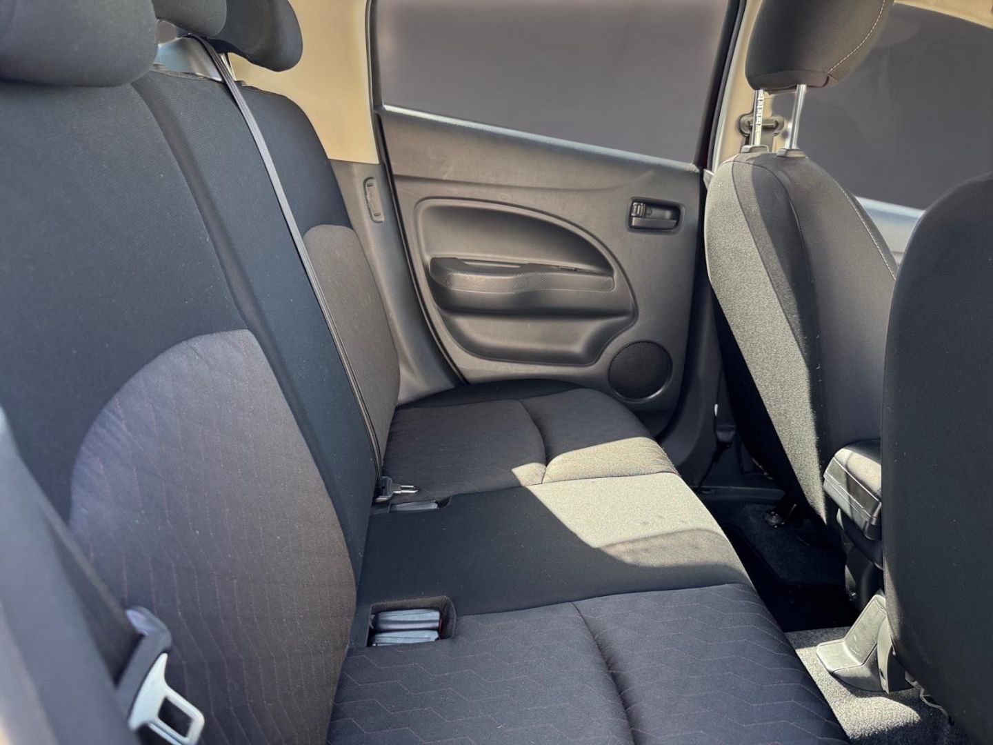 Fahrzeugabbildung Mitsubishi Space Star Top LED Automatik Apple CarPlay Klima