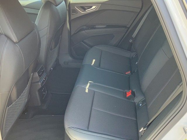 Fahrzeugabbildung Audi Q4 e-tron Sportback 40 e-tron S line, Matrix LED