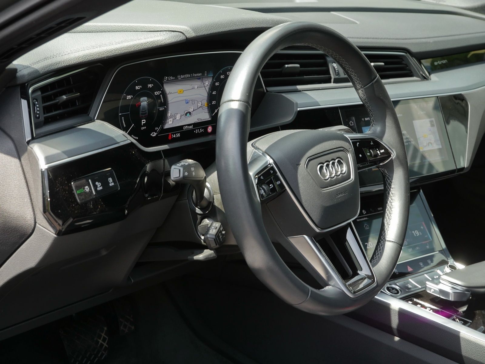 Audi Q8 e-tron - Bild 19