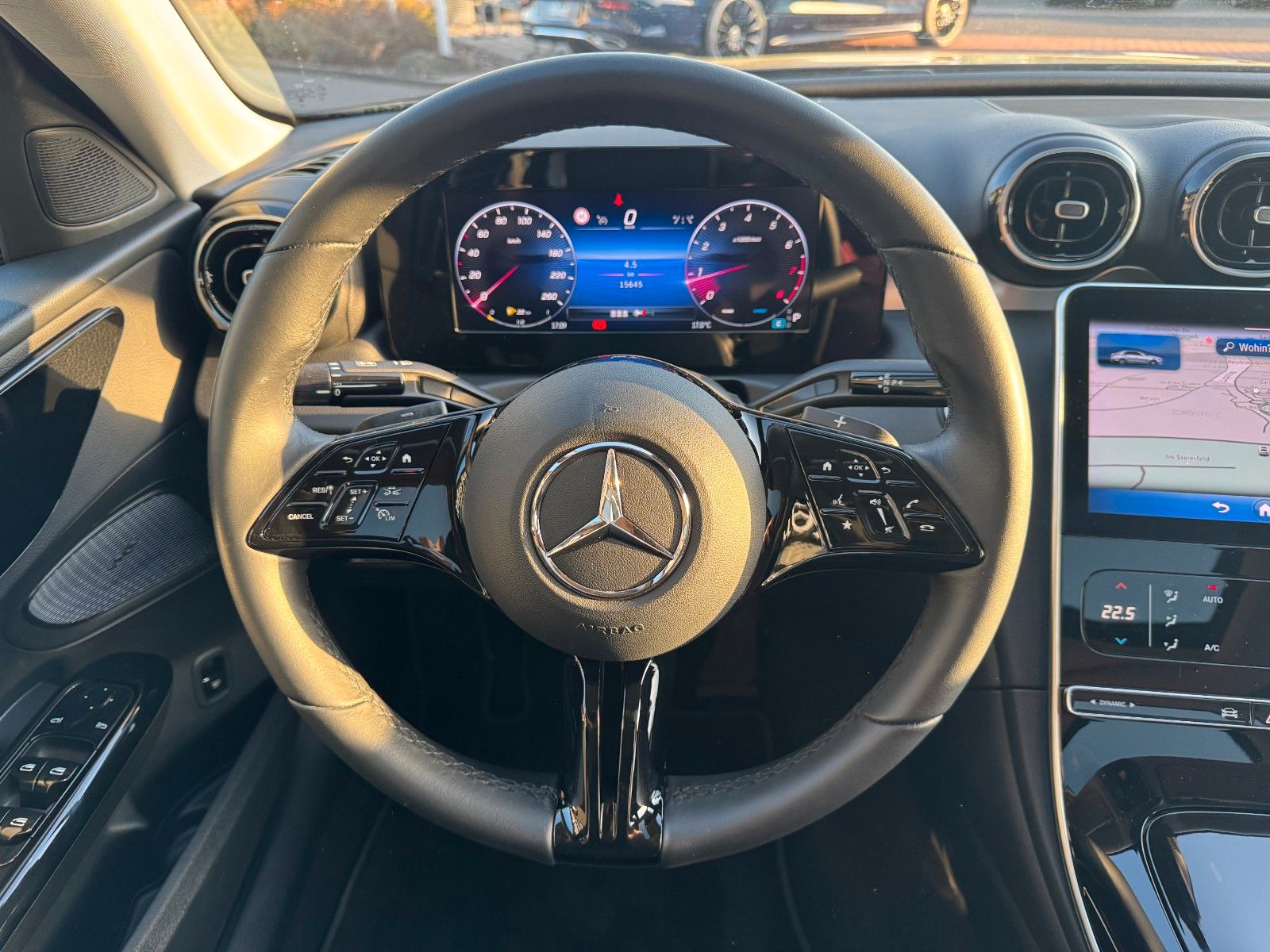 Fahrzeugabbildung Mercedes-Benz C 200 Limo+Leder+LED+Navi+DAB+ESD