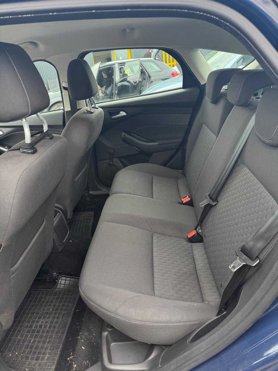 Ford Focus 2014 — photo 11
