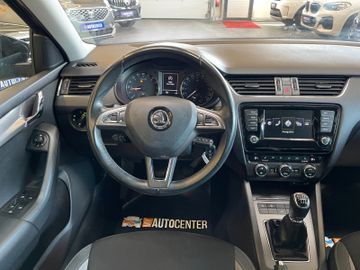 Skoda Octavia Combi Joy *1.HAND*PANO*ACC*NAVI*PDC*