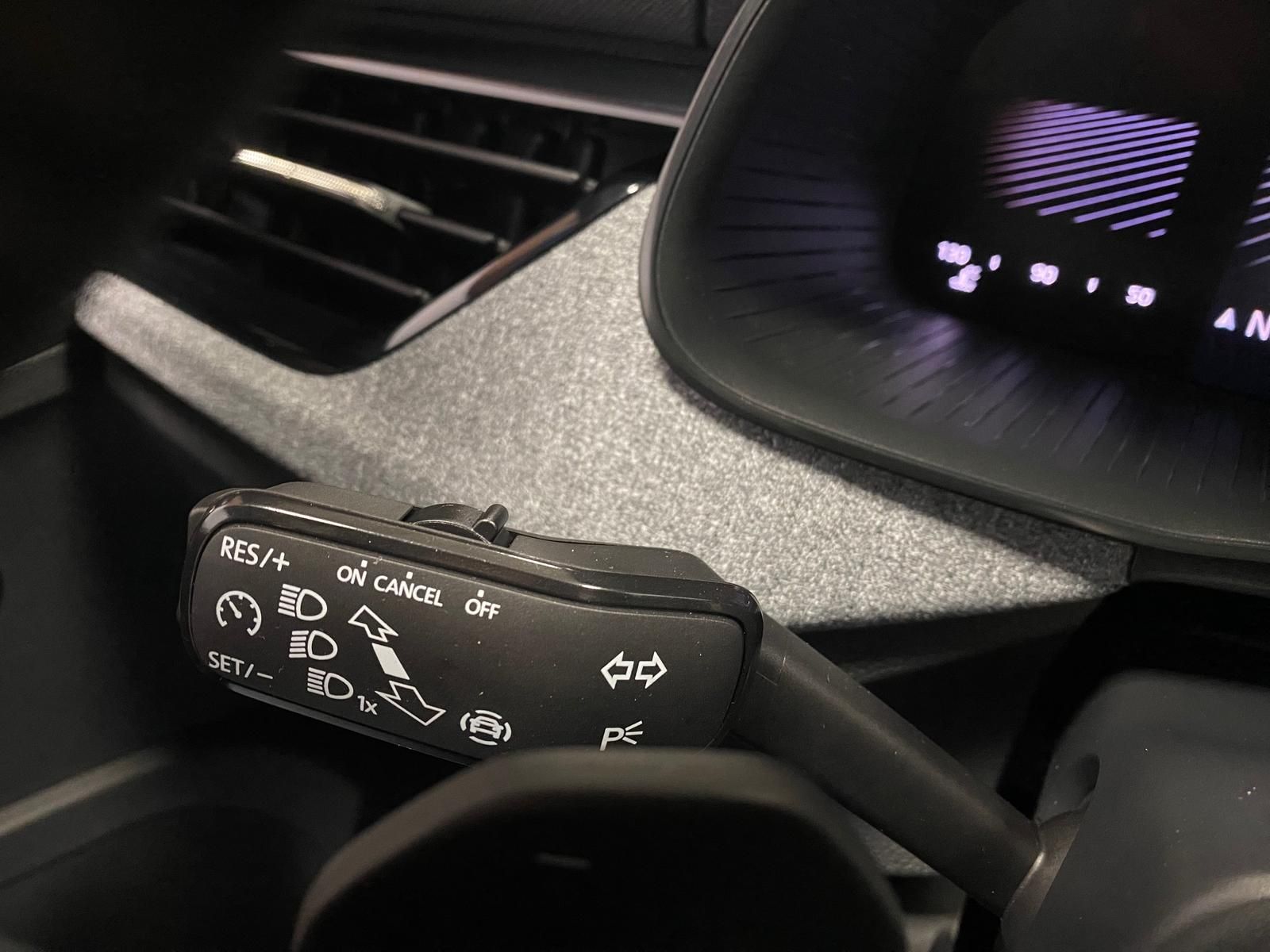 Fahrzeugabbildung SKODA Scala 1.0 TSI Selection APP+KLIMA+RFK+SITZHEIZ++