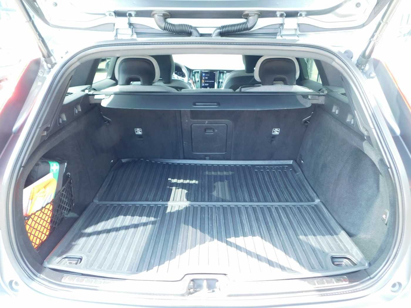 Fahrzeugabbildung Volvo V60 Cross Country B4 D AWD Geartronic Pro
