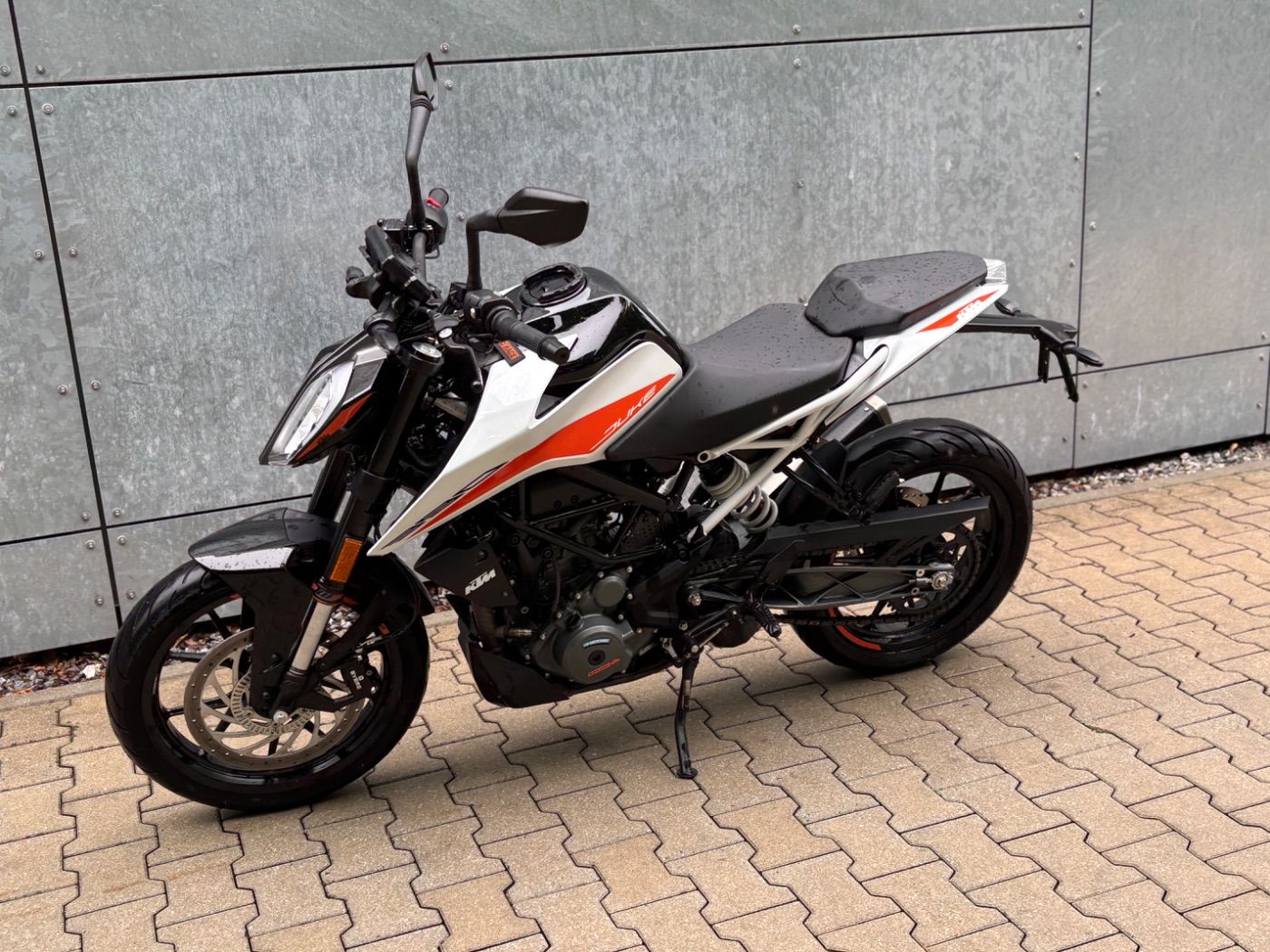 Fahrzeugabbildung KTM 390 Duke
