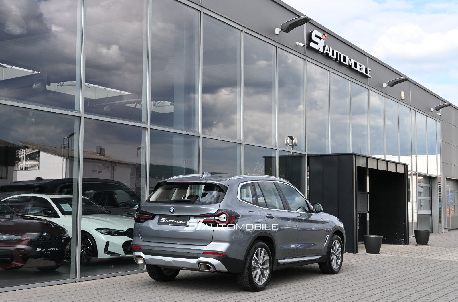 Fahrzeugabbildung BMW X3 xDr20i °AHK°HUD°MEMO°SITZKLIMA°STANDHZG°360°