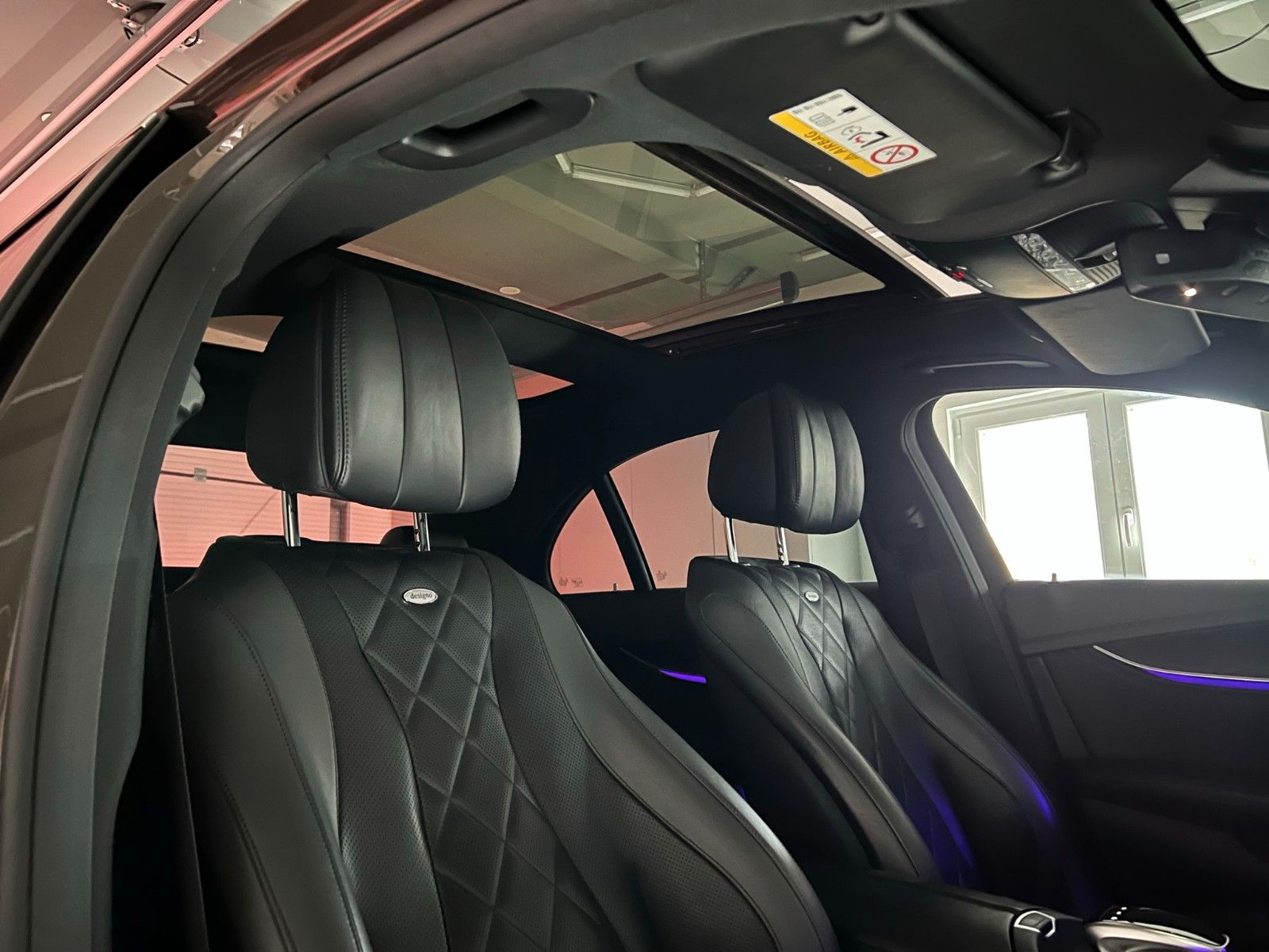 Fahrzeugabbildung Mercedes-Benz E 350 d AMG-LINE/MASSAGE/BURMESTER/DESIGNO/WIDE