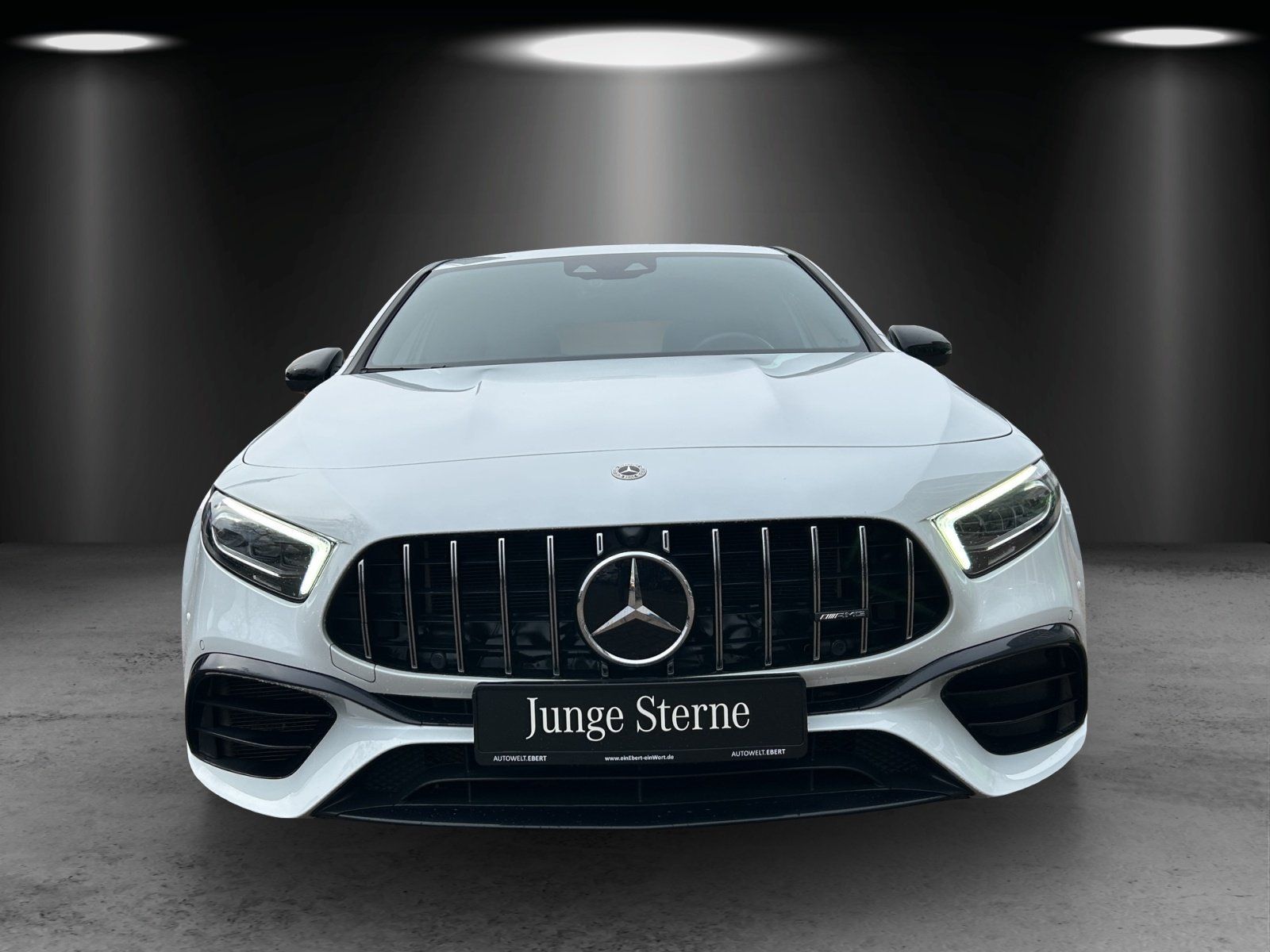 Fahrzeugabbildung Mercedes-Benz A45 AMG Night DISTRO HighEndMBUX Hifi MLED KeyGo