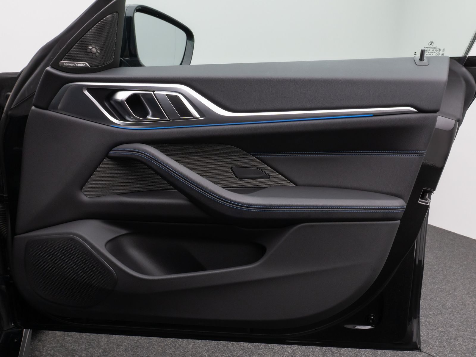 Fahrzeugabbildung BMW i4 eD40 M Sport Kamera DAB H/K Komfort 18Zoll