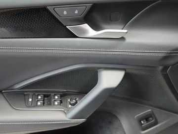 Fahrzeugverkauf 9 Volkswagen Tiguan 1.5 eTSI AHK StHz Schiebedach