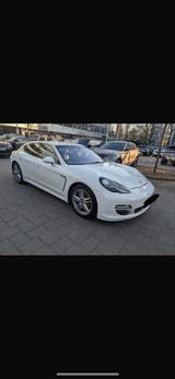 Porsche Panamera / 3.0 / 2/Hand/ Scheckheft - Porsche Panamera mit Diesel-Antrieb: Limousine, 3.0