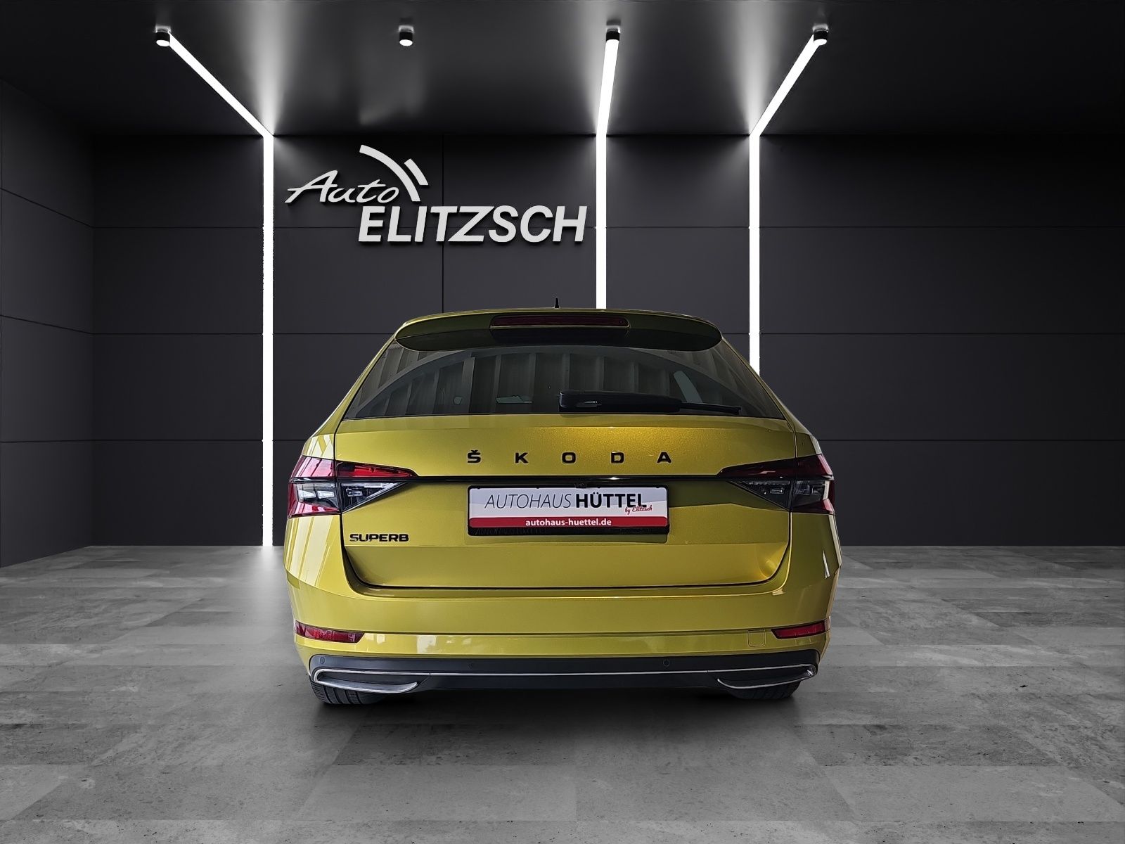 Fahrzeugabbildung SKODA Superb Combi Sportline 2.0 TSI DSG AHZV DCC ACC