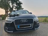 Audi Q3 1.4 TFSI Autom/Pano/Keyl/1Hd/SHZ/Checkh/8xAlu