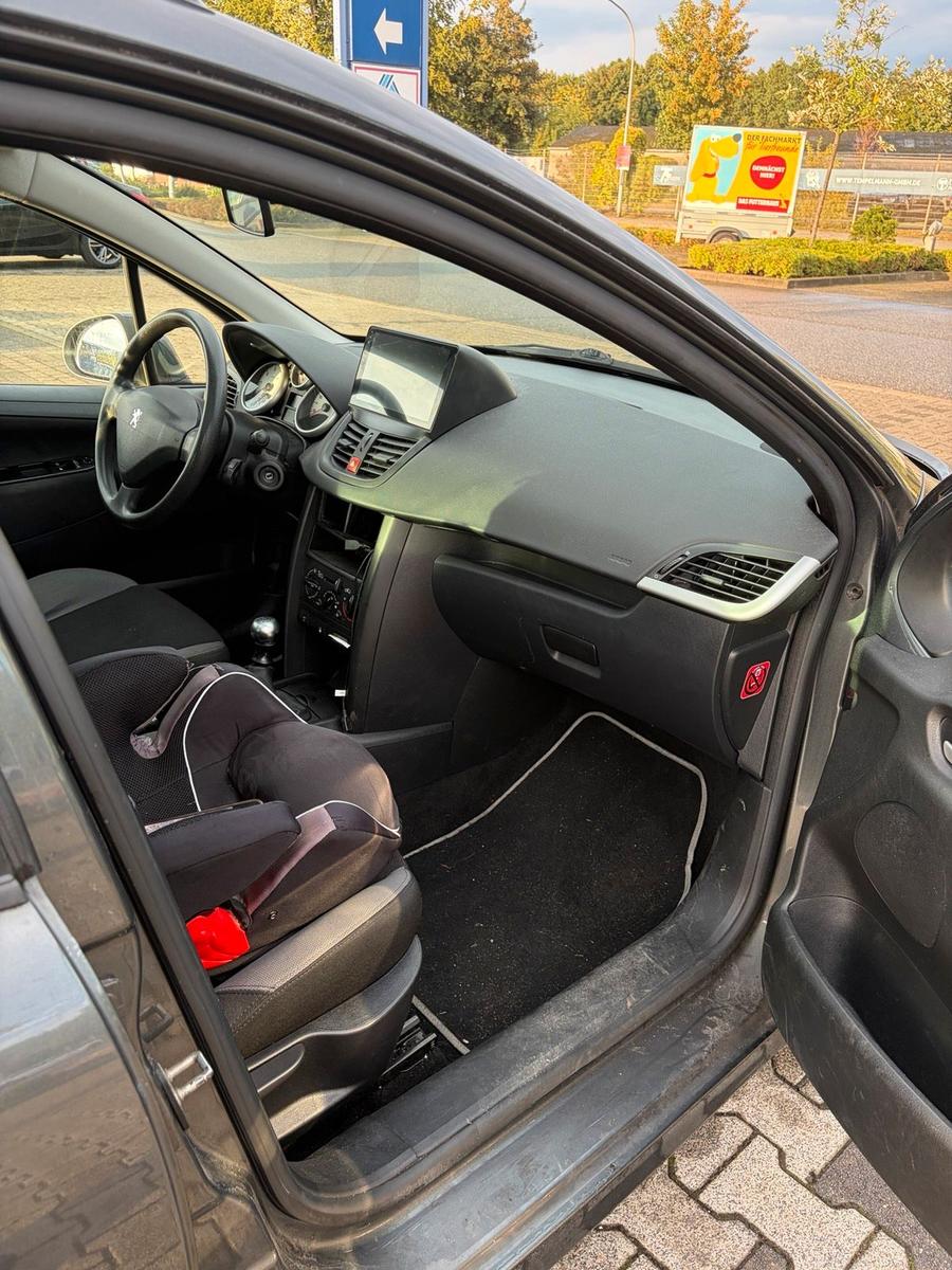 Peugeot 207 2009 — photo 9